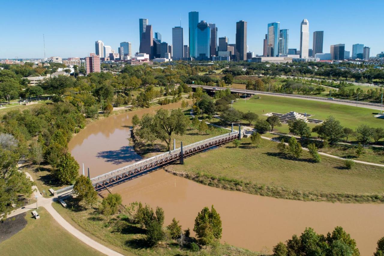 Apartament Urban Oasis Your Perfect Getaway In The Heart Of Downtown! Houston Zewnętrze zdjęcie